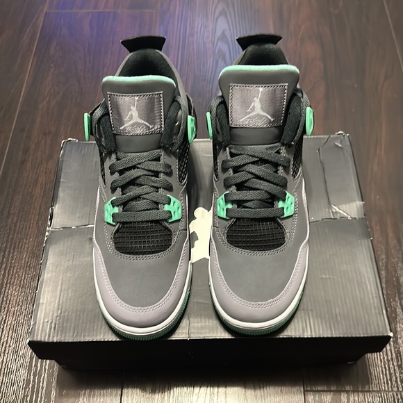 Air Jordan 4 Retro “Green Glow” - Picture 4 of 8